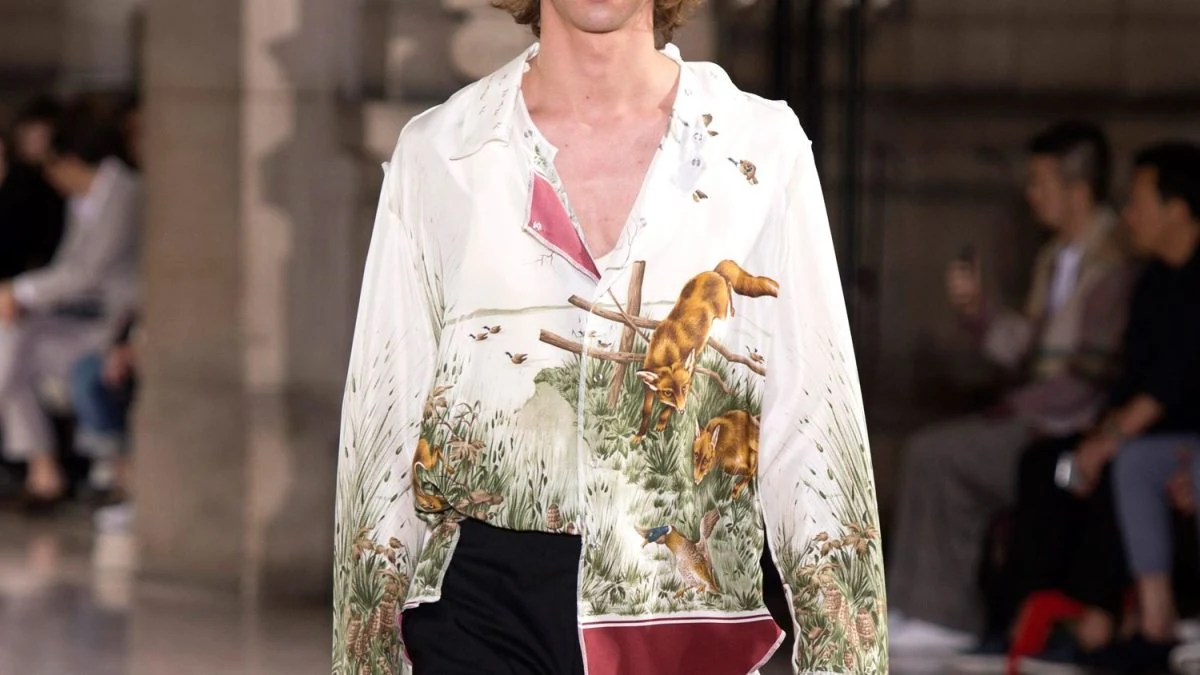 Deconstructed Silhouettes Take Over the Maison Margiela Spring 2017 Runway